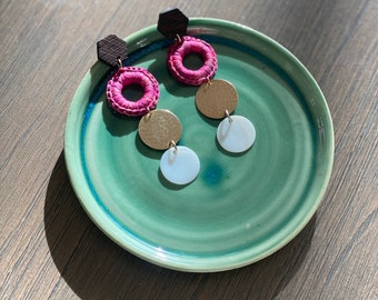 Raffia Crochet Earrings Handmade Chandelier Statement Earrings Vintage Summer Shell Wood Brass Earrings Boho Pink Crochet OOAK Earrings