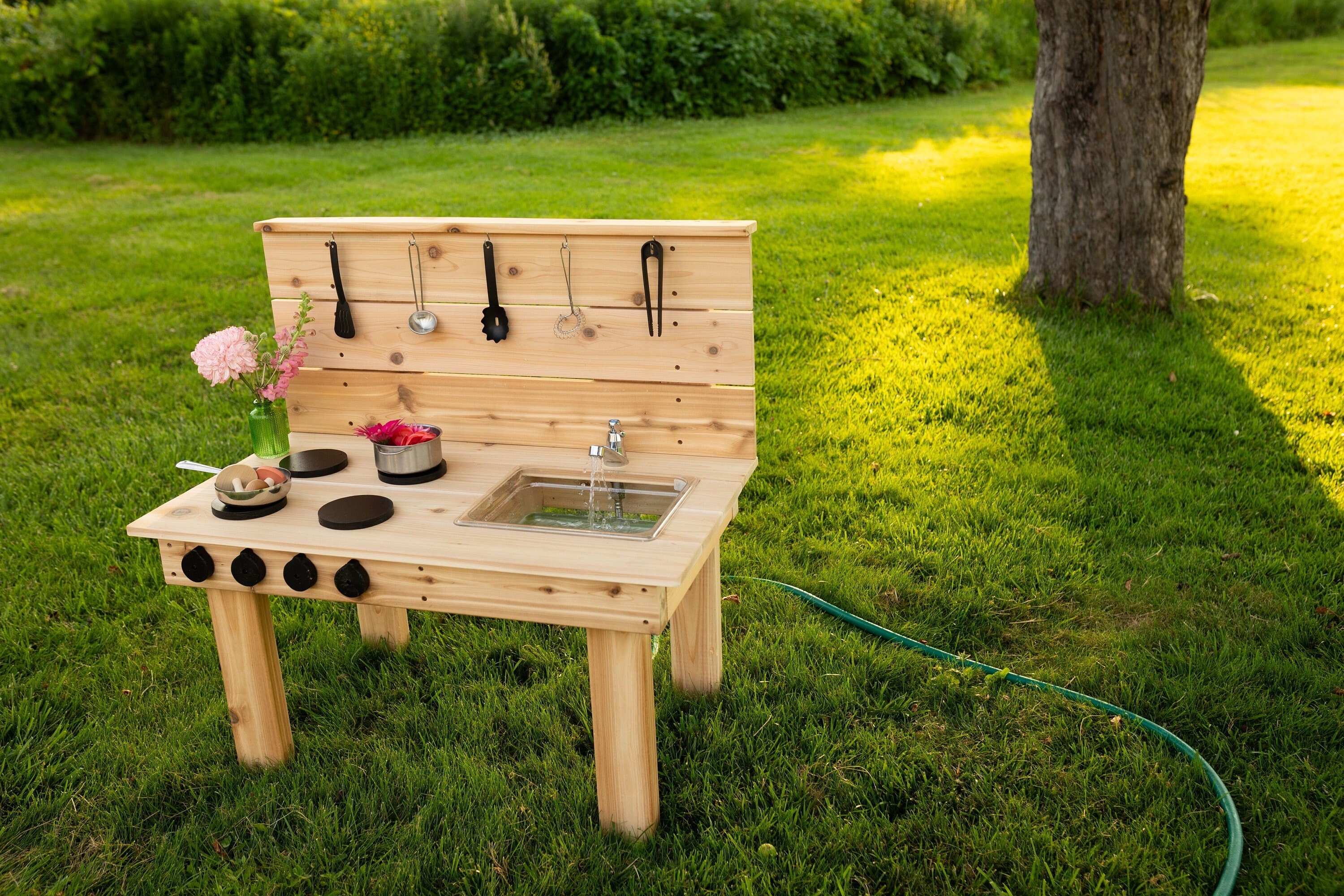 Cedar Mud Kitchen | Handmade Mud Kitchen for Kids | Sensory Table | Outdoor Pretend Kitchen Working Sink | Montessori Kids | Backyard Toy
