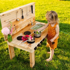 Cedar Mud Kitchen | Handmade Mud Kitchen for Kids | Sensory Table | Outdoor Pretend Kitchen Working Sink | Montessori Kids | Backyard Toy