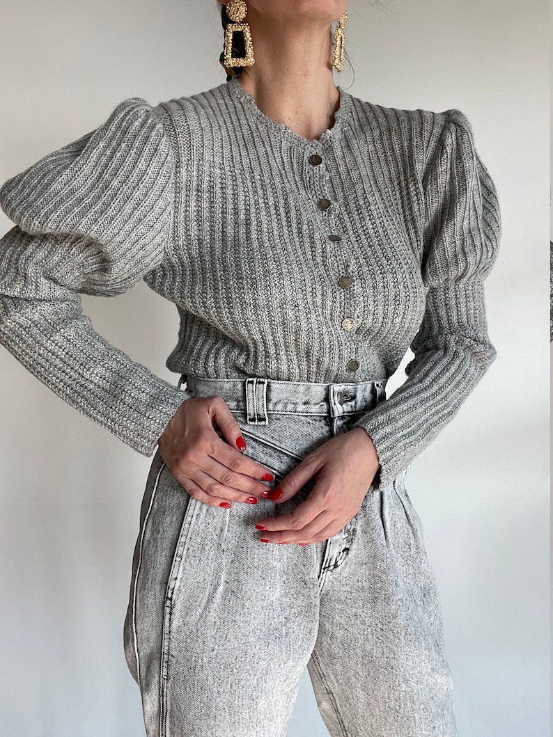 Rare vintage 80s folk mutton sleeve traditional Austrian trachten hand knitted wool cardigan size SM in light gray