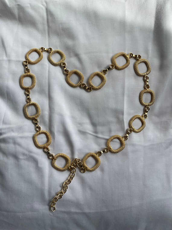 Vintage Gold Tone Chain Fashion Belt .
