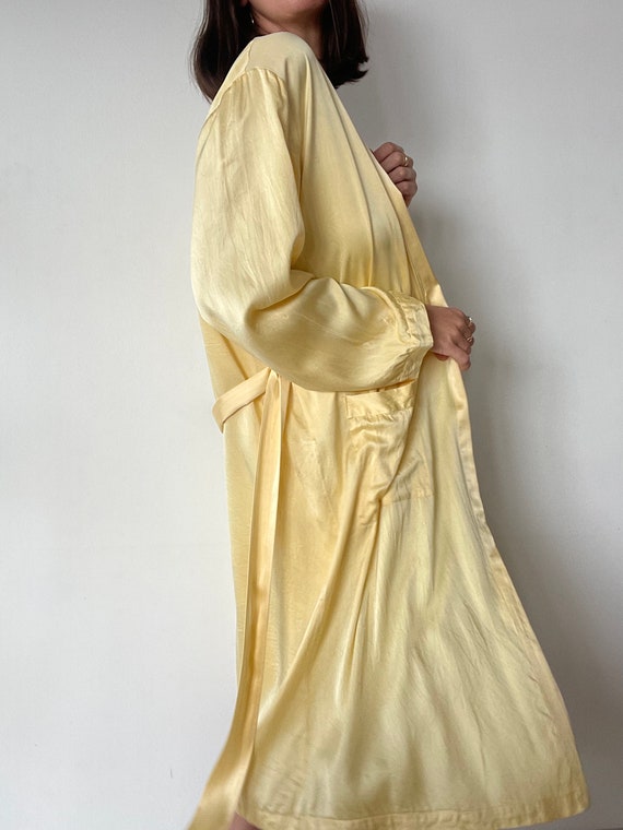 Vintage Pastel Yellow 100% Silk Dressing Gown/robe With Belt - Etsy