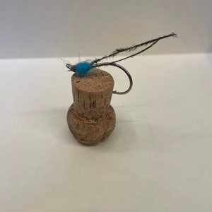 Set of 2 fly fishing lures, great for trout or bass. Peacock hurl