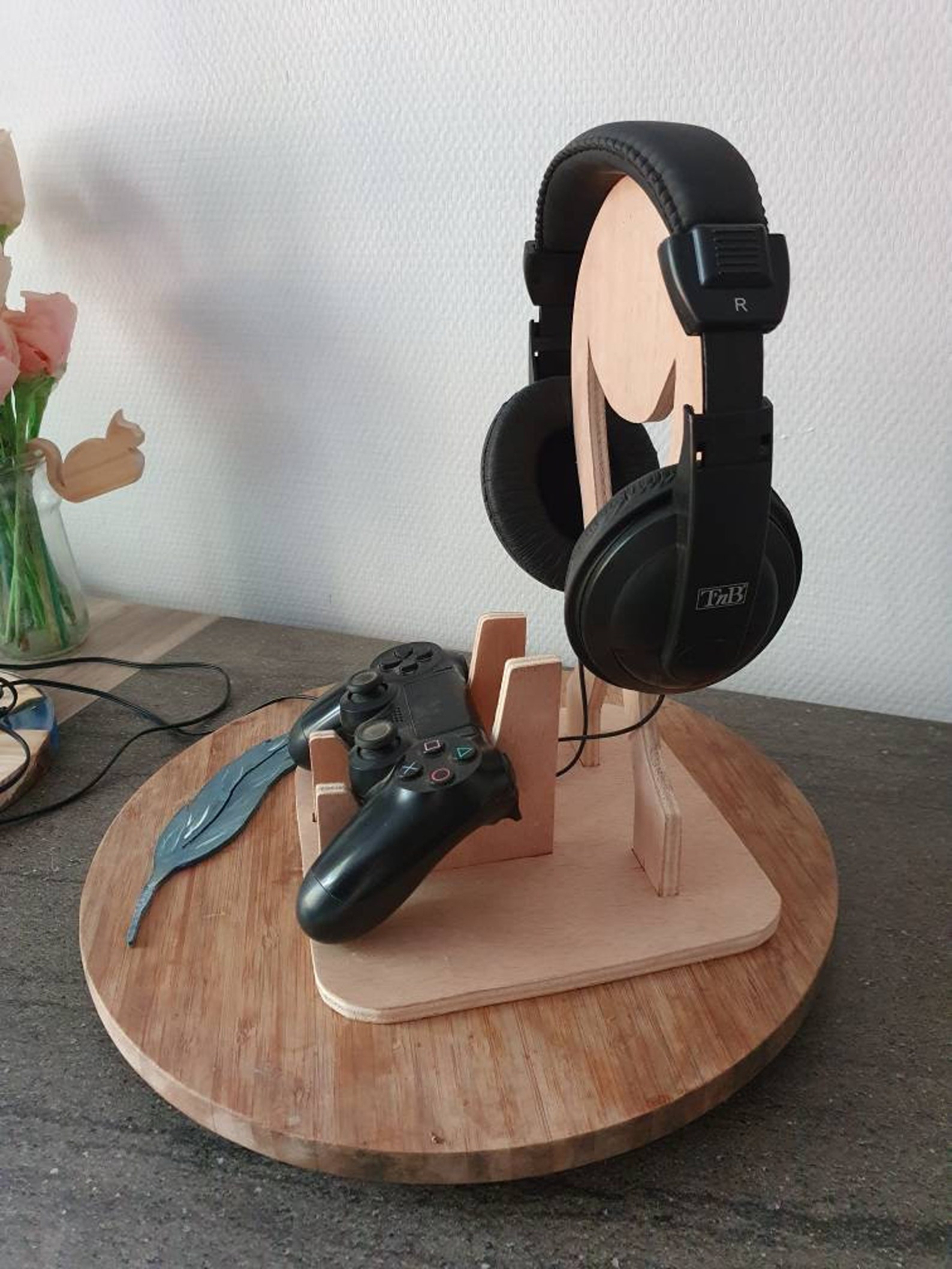Support Casque Cyberpunk En Résine - Double Rangement Pour Casque Et Manettes De Jeu