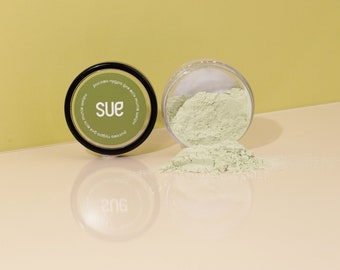 Rice powder, Adapts is a different skin tone, Does not clog the pores, Mattes the skin, Removes oil shine effectively, For all types of skin