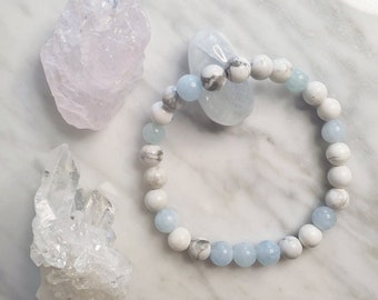 Aquamarine and Howlite Beaded Bracelet 6mm, Beaded Stack Bracelet Set, Matte Crackled Quartz, Raw Crystal Bracelet, Aquamarine Bead Bracelet