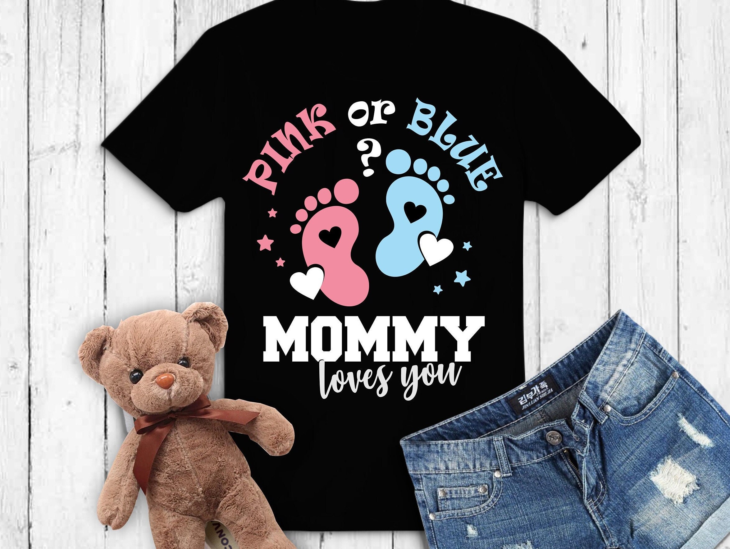 Pink Or Blue Mom Loves You Gender Reveal T-Shirt Pink Or Blue Mom Loves You Gender Reveal T-Shirt