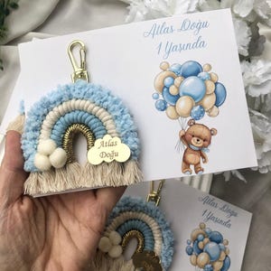 Teddybär mit blauen Ballons Gastgeschenken, Makramee Keychain Geschenke, Baby-Dusche-Geschenk, Einzigartige Neugeborene Magnet Gastgeschenke, Taufe Guets Geschenke