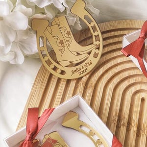 Recuerdos de fiesta con temática de botas de vaquero del oeste, recuerdos para quinceañeras, recuerdos con espejo magnético para quinceañeras, recuerdos para quinceañeras vaqueras, recuerdos para invitados del 60.º cumpleaños
