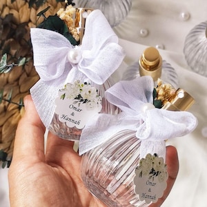 Flaconi spray di colonia in vetro vuoti personalizzati con fiori secchi, bomboniere per neonati, bomboniere di fidanzamento uniche, regali di flaconi di colonia ricaricabili