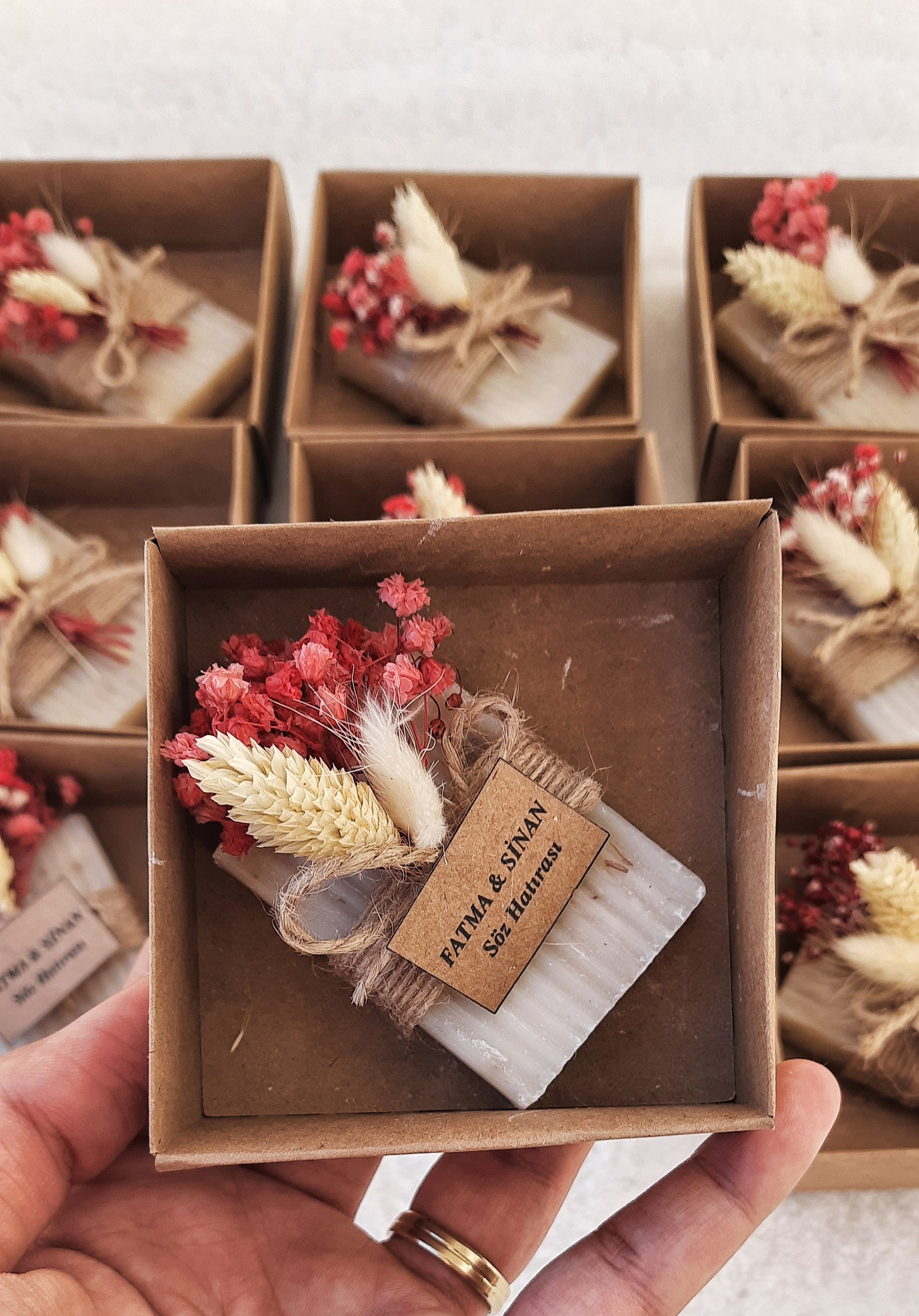 Jabón de flores secas personalizado favores de boda para - Etsy España Jabón de flores secas personalizado favores de boda para - Etsy España