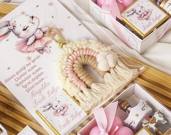 Baby Shower Favors: Rabbit Chocolate, Carousel Gift, Macrame Keychain