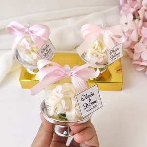10 pcs Engagement Guests for Favors, Cream Rose Plastic Dome Gifts, Wedding Centerpieces, Sweet 16 Gifts, Bridal Shower Favors, Mis 15 Gifts