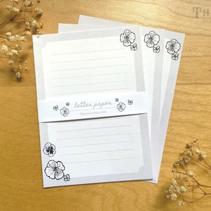 Floral Pansy Letter Paper Sheets | Aesthetic Letter Writing Set | Pastel Lilac Penpal Letter Kit | Whimsical Pansy Floral Stationery Set