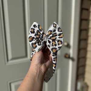 cheetah baby bows, cheetah baby headwrap, cheetah headwrap, animal print baby bows, animal print, baby bows, baby head wraps, newborn gift