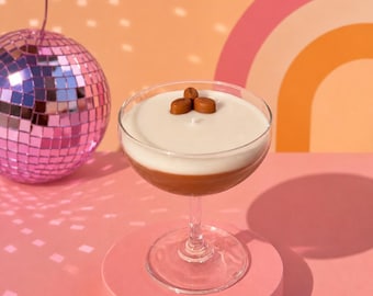 Espresso Martini-Kerze aus Coupé-Glas, gerösteter Espresso-Duft