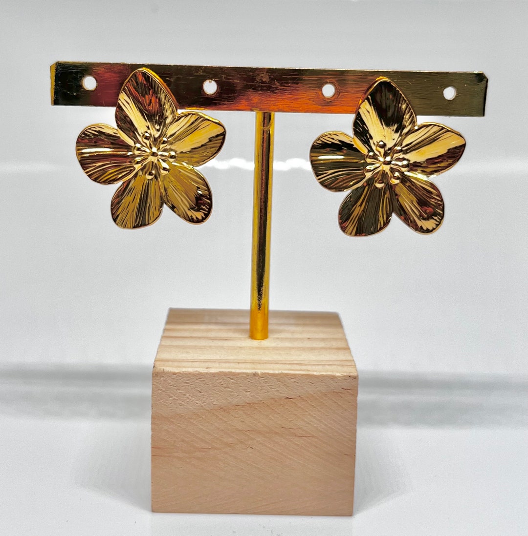 Orecchini A Fiore Oro In Acciaio Inox: Petali 3D, Ipoallergenici, Leggeri, Per Donna – Gioiello Tendenza