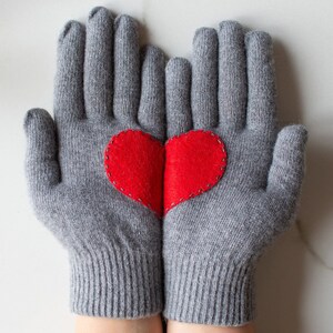 Unisex Gray Heart Gloves