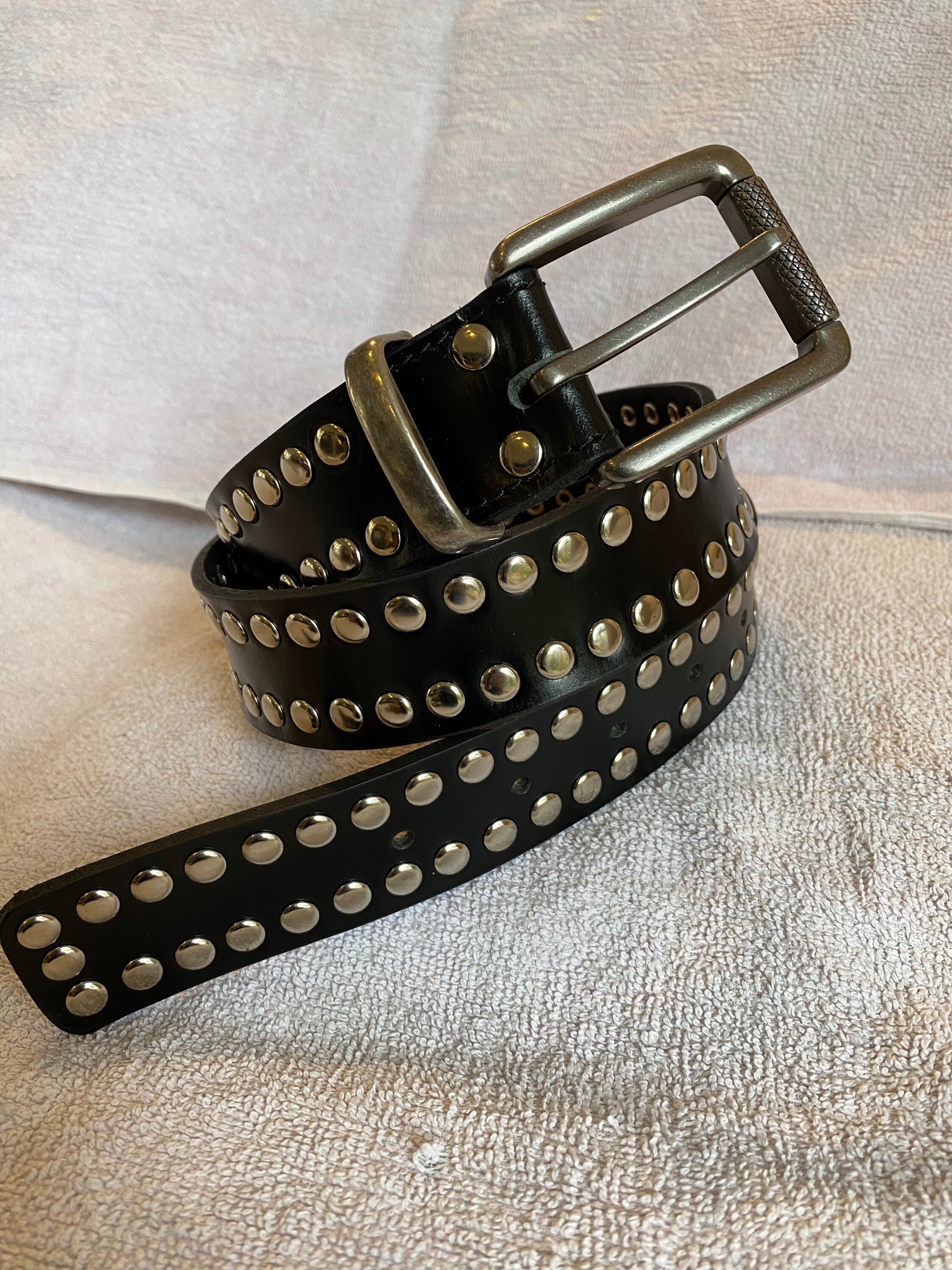 ベルト LUV IS TRUE SM STUD BELT 5BSA060 XZQTIVE Studded Punk Rivet Belt for Women/Men - Leather