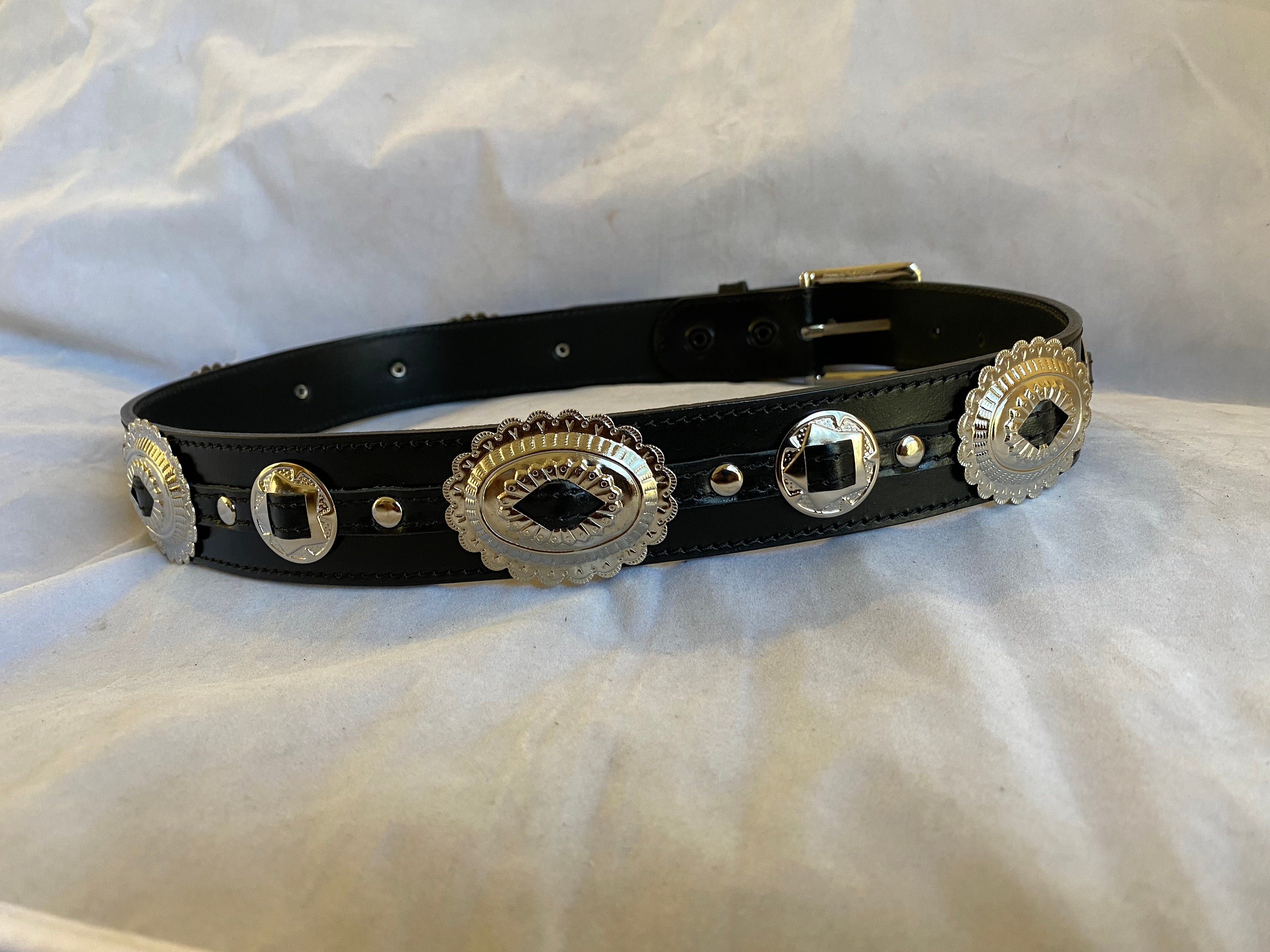 Stradivarius - Ceinture avec boucle ornée de pierres - Beige