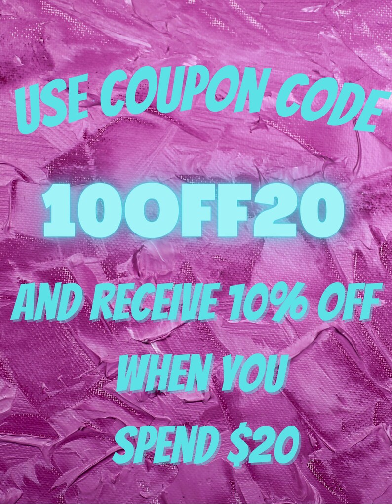 Op de afbeelding: Een roze textuur achtergrond met een blauwe tekst overlay. De tekst luidt "GEBRUIK DE COUPONCODE 10OFF20 EN ONTVANG 10% KORTING BIJ EEN BESTEDING VAN &euro;20".