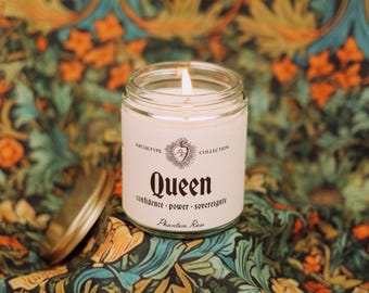 Queen | Fresh and Floral Scented Soy Candle