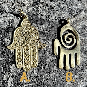 Ręcznie robione mosiężne wisiorki z motywem dłoni Hamsa: artykuły jubilerskie Boho