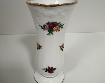 Small Royal Albert Old Country Roses Bud Vase England 1962 5 1/2" Gold Trim