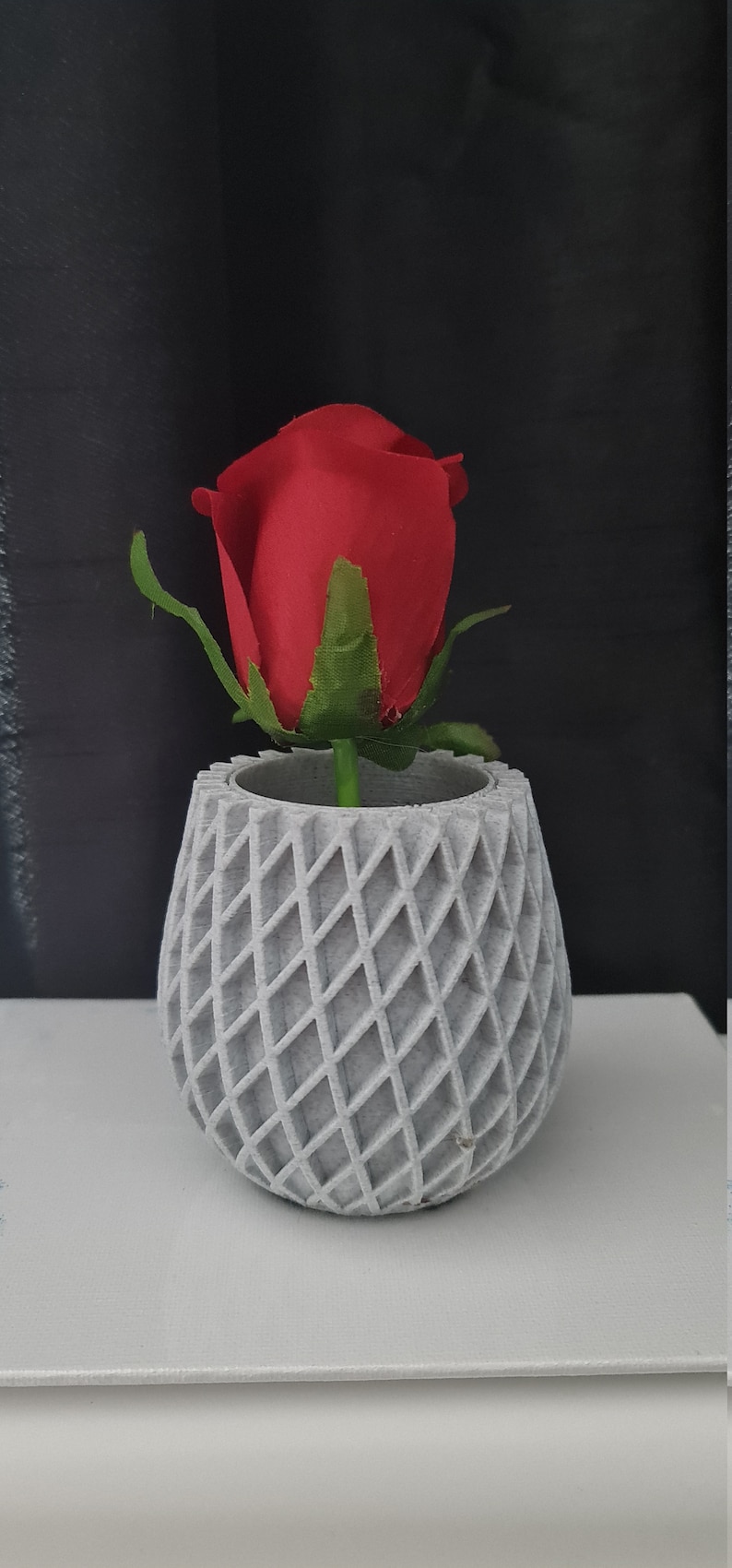 Decorative ornament with rose