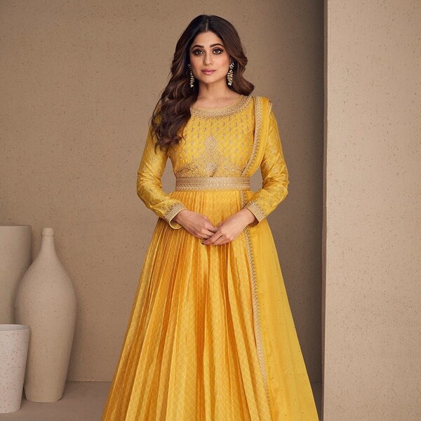 Verleidelijke Chinon Zijde Geel Geborduurd Haldi Function Wear Anarkali Jurk Met Dupatta, Anarkali Trouwjurk Voor Dames, Anarkali Jurken