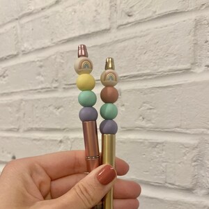 Rainbow silicone bead pen / rainbow pen / rainbow beaded pen / beadable pen / multicolor pen / writing pen / teacher gift pen