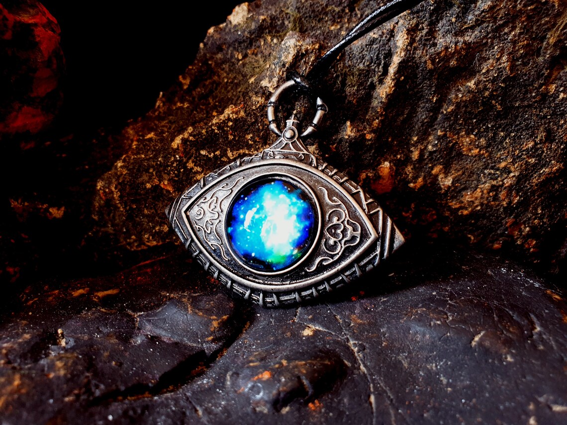 Bloodborne Necklace Cosmic Eye Watcher Badge. Bloodborne Etsy UK