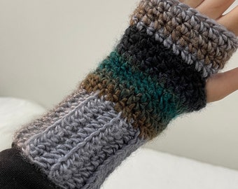 Skyline Fingerless Gloves (Crochet)