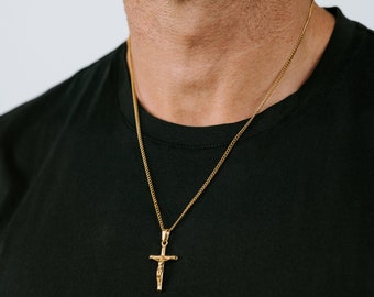 Men's 18K Gold Diamond Cut Crucifix Pendant Necklace, Religious Jewellery for Him, Symbolic Cross Charm, Elegant Christian Cross Necklace