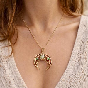 Halsband i guld och silver med halvmåne, halsband i pläterat trådlindat kristall, halsband i guld i rostfritt stål