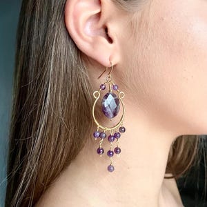 Amethyst Kristall Kronleuchter Ohrringe, lange baumeln Ohrringe, Boho große Ohrringe, Wire Wrap Kristall Ohrringe, hypoallergene Ohrringe