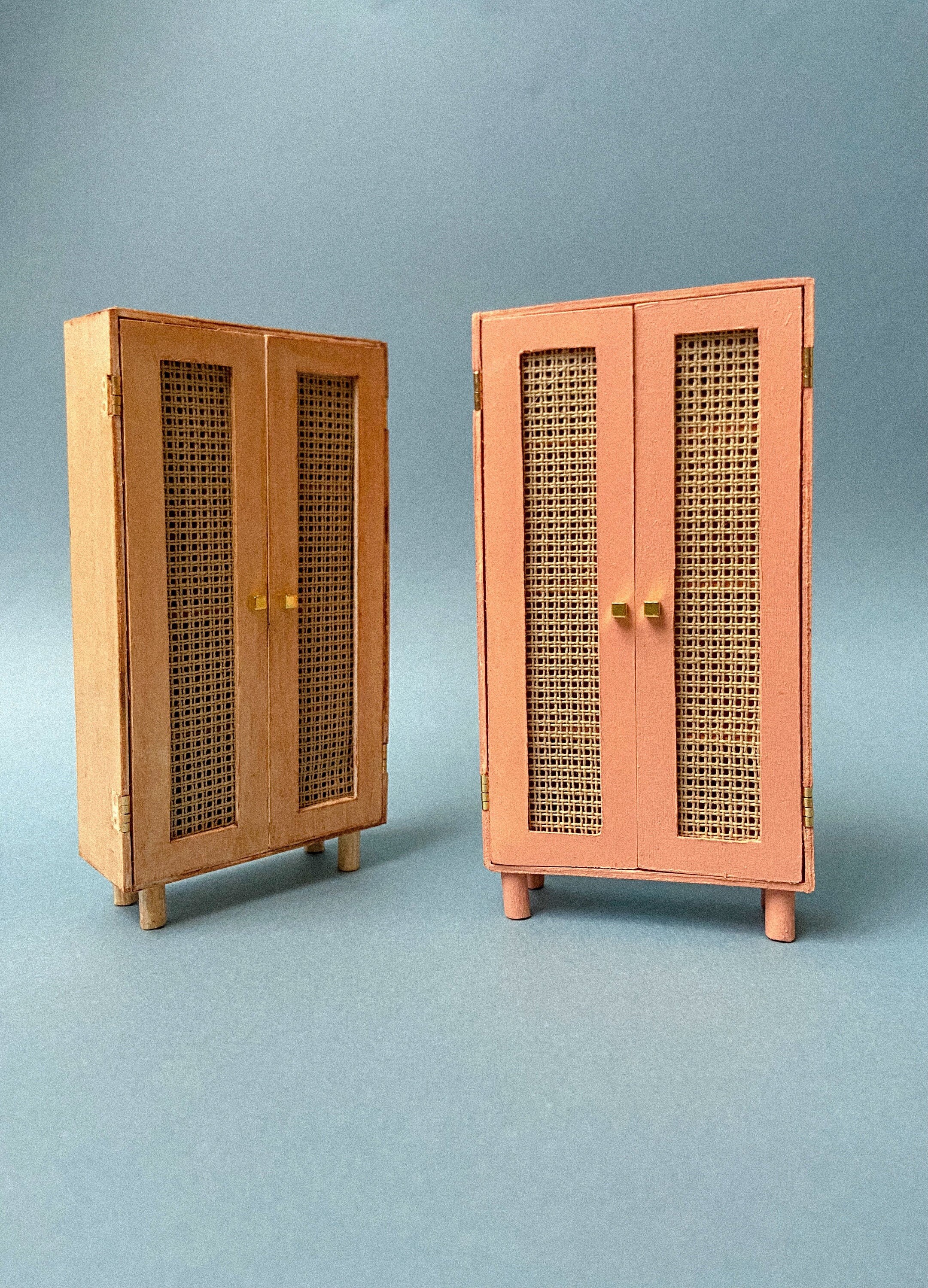 Casa de muñecas Armario con puertas de arco de caña de ratán / | Etsy