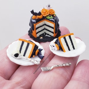 Miniature Halloween Cake, Miniature Ghosty Bat Roses Cake, Dollhouse Food, Fall Decor, 1:12 Scale, Cute Gift Idea