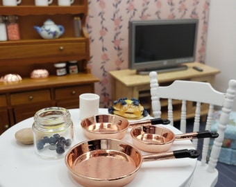 Miniature Copper Frying Pan Set, Dollhouse Miniature, Dollhouse Kitchen Accessories, 1:12 Scale
