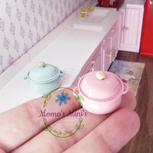 Miniature Cooking Pot, Dutch Oven, Dollhouse Miniature, Dollhouse Kitchen Accessories, Dollhouse Pots and Pans, 1:12 Scale