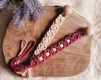 Personalized macrame pacifier clip // Birth gift //