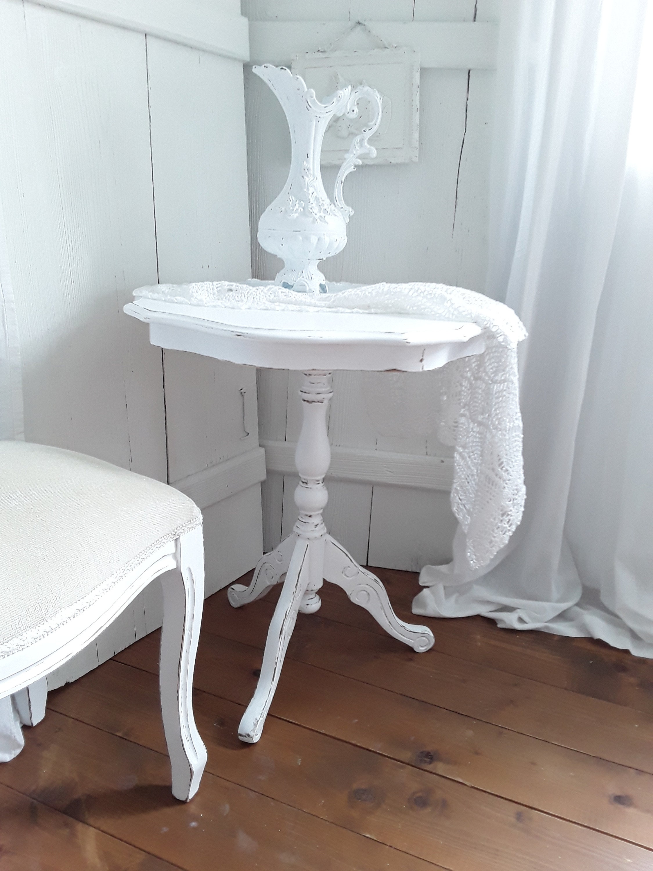 Round Side Table Shabby Chic Side Table Vintage White Coffee Table Vintage Shabby Chic Etsy