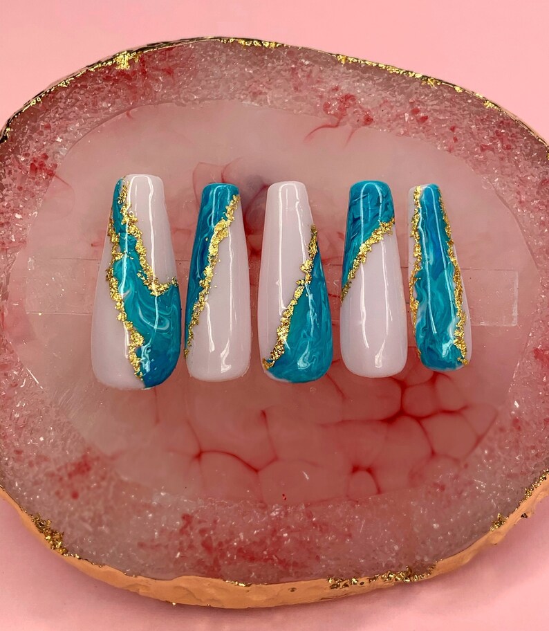 Ocean Eyes Press on Nails image 2