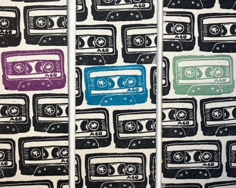 Cassettebladwijzer | Vintage cassettebandje | Diverse kleuren | Handbedrukt | Blokdruk | Cadeau voor muzikanten | Boekenliefhebbers