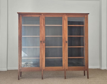 Antique Arts & Crafts Style Glass Door Display Bookcase Cabinet | Circa 1910–1920