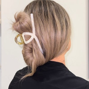 XXL Pearl Gold Hair Claw Clip – Strong Hold for Thick Hair | Mother of Pearl Acetate Hair Claw