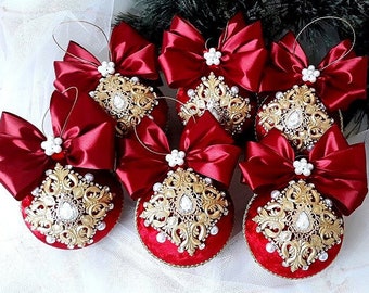 Adorno navideño de terciopelo rojo: Adorno navideño con diamantes de imitación