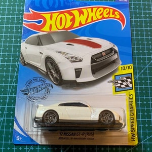 Hot Wheels 2017 Nissan GT-R (R35) - Modelo 2020 Versión 50 Aniversario - Tarjeta larga blanca - Modelo en miniatura de coleccionista difícil de encontrar 1/64