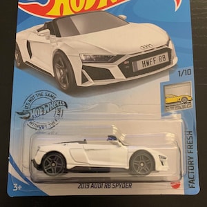 Hot Wheels 2019 Audi R8 Spyder-Long Card-White-Hard to Find Collector Miniature Model 1/64