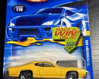 Hot Wheels 1971 Plymouth GTX-Yellow With Black Hood-2002-Long Card-Hard to Find Collector Miniature Model 1/64